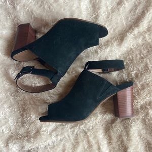 NWOT Vionic Kaia stacked heels